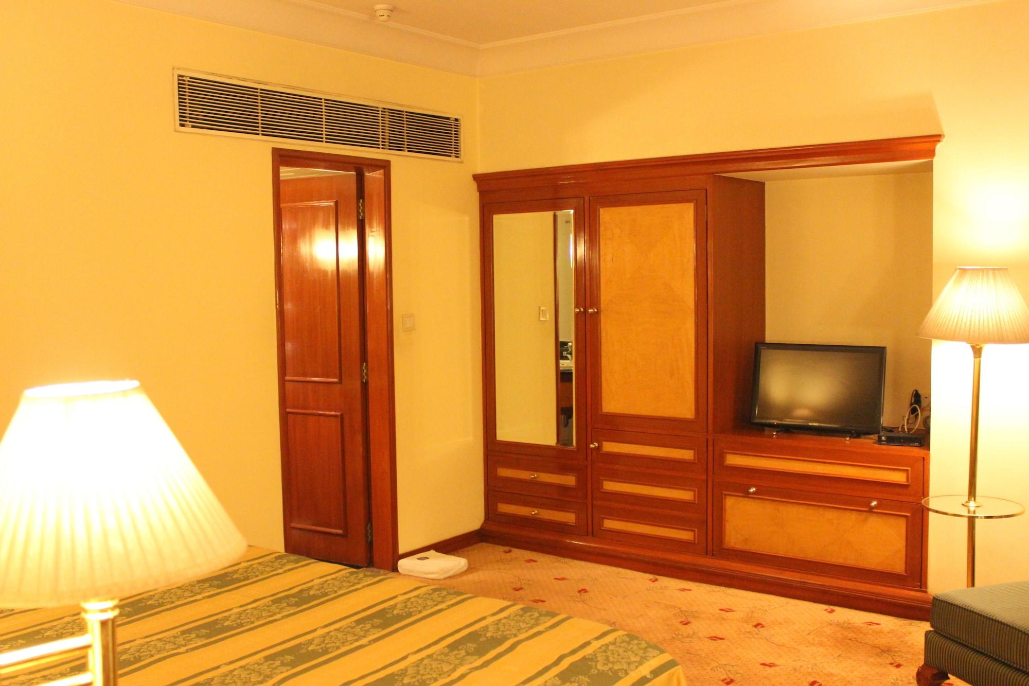 Hotel Sagar Plaza City Centre Pune Bagian luar foto