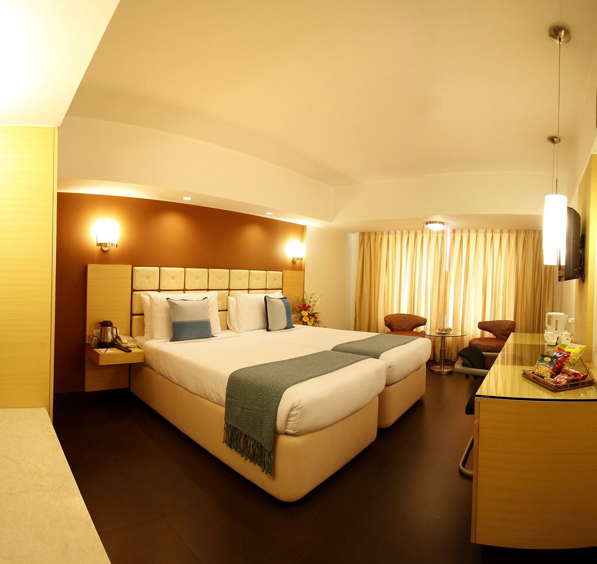 Hotel Sagar Plaza City Centre Pune Bagian luar foto