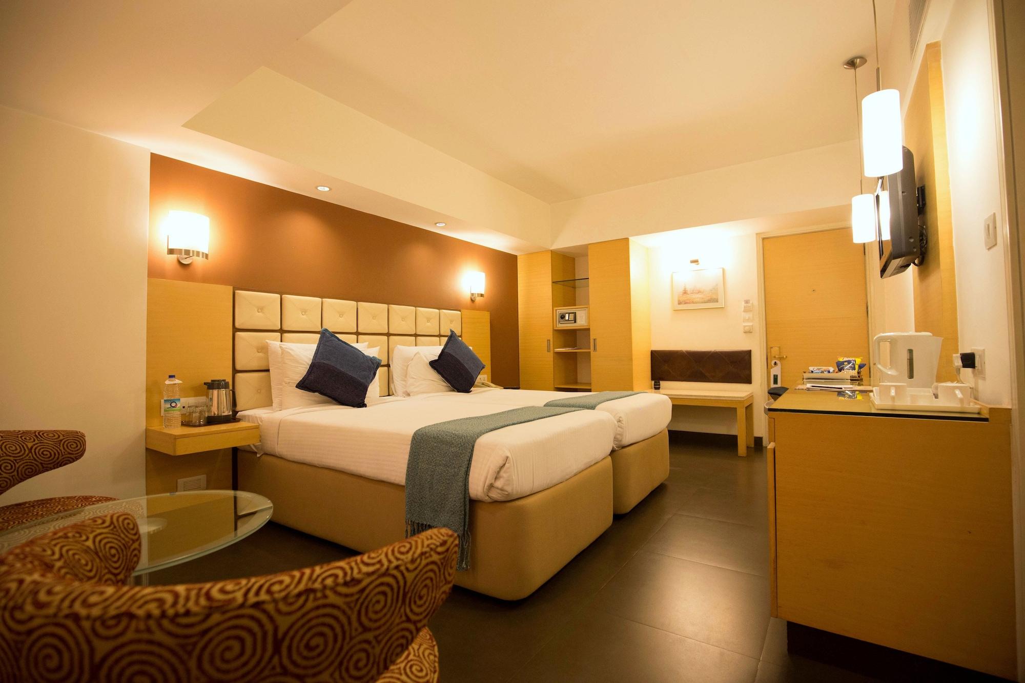 Hotel Sagar Plaza City Centre Pune Bagian luar foto