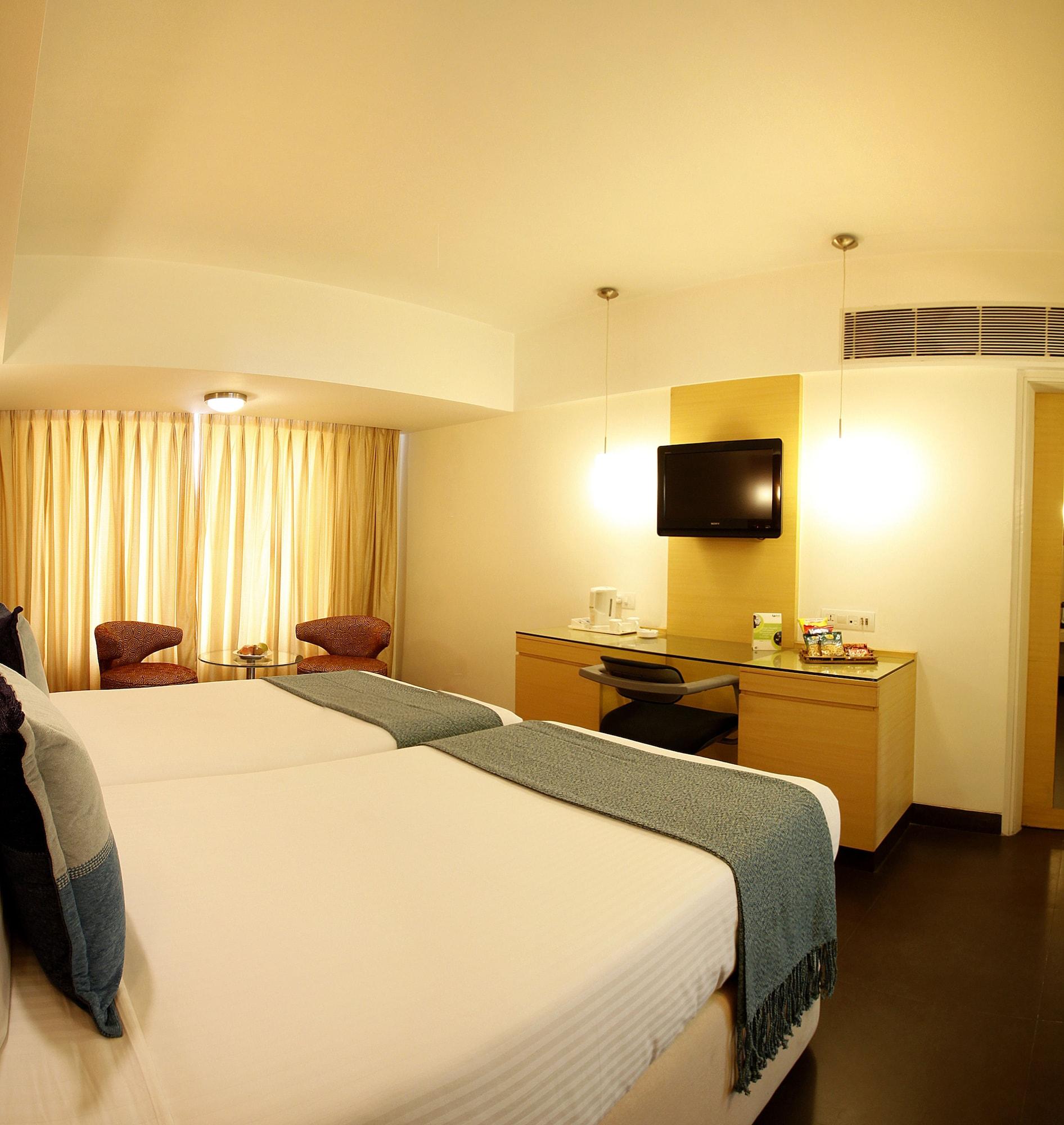 Hotel Sagar Plaza City Centre Pune Bagian luar foto