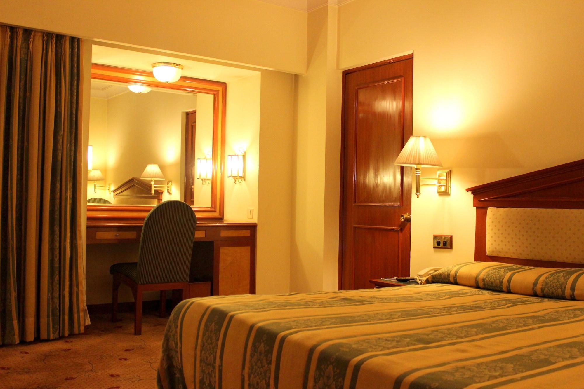 Hotel Sagar Plaza City Centre Pune Bagian luar foto