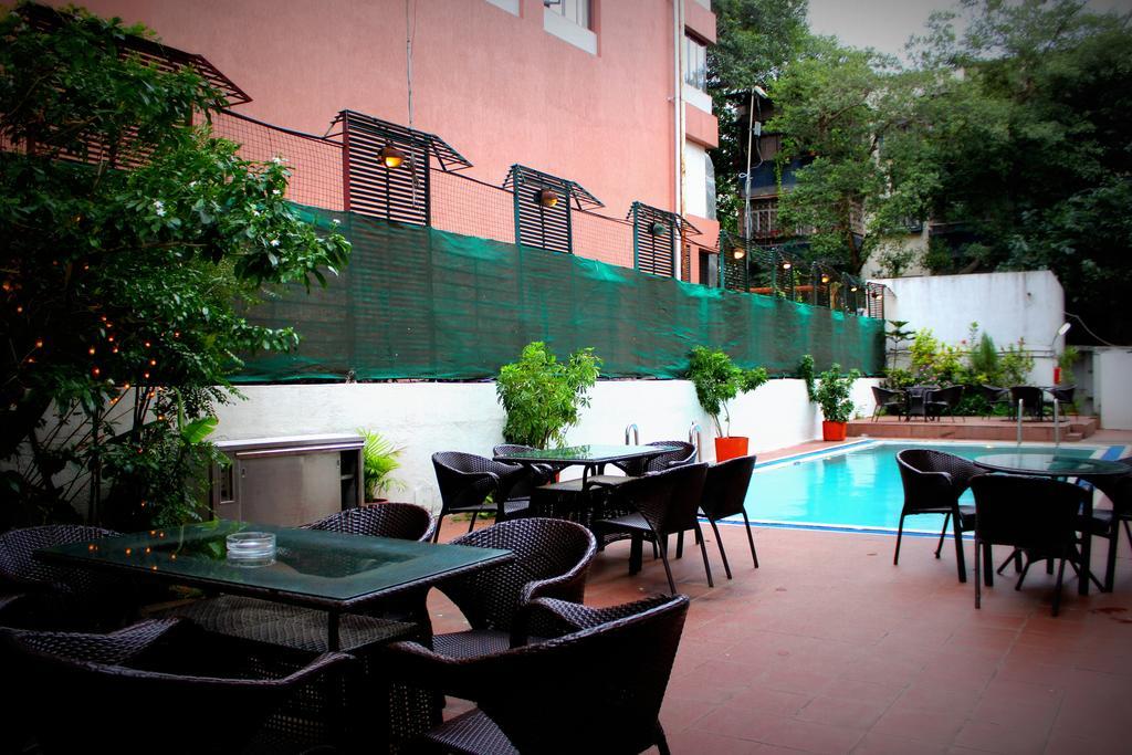 Hotel Sagar Plaza City Centre Pune Bagian luar foto