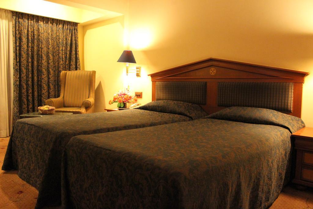 Hotel Sagar Plaza City Centre Pune Ruang foto