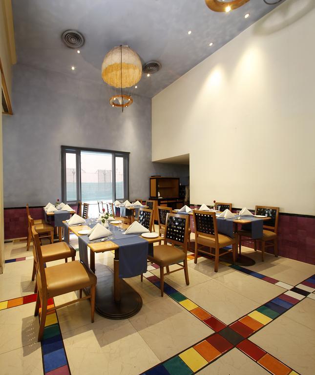 Hotel Sagar Plaza City Centre Pune Bagian luar foto