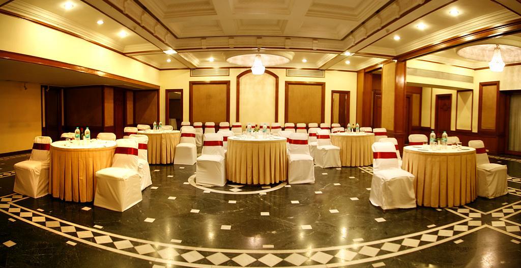 Hotel Sagar Plaza City Centre Pune Bagian luar foto