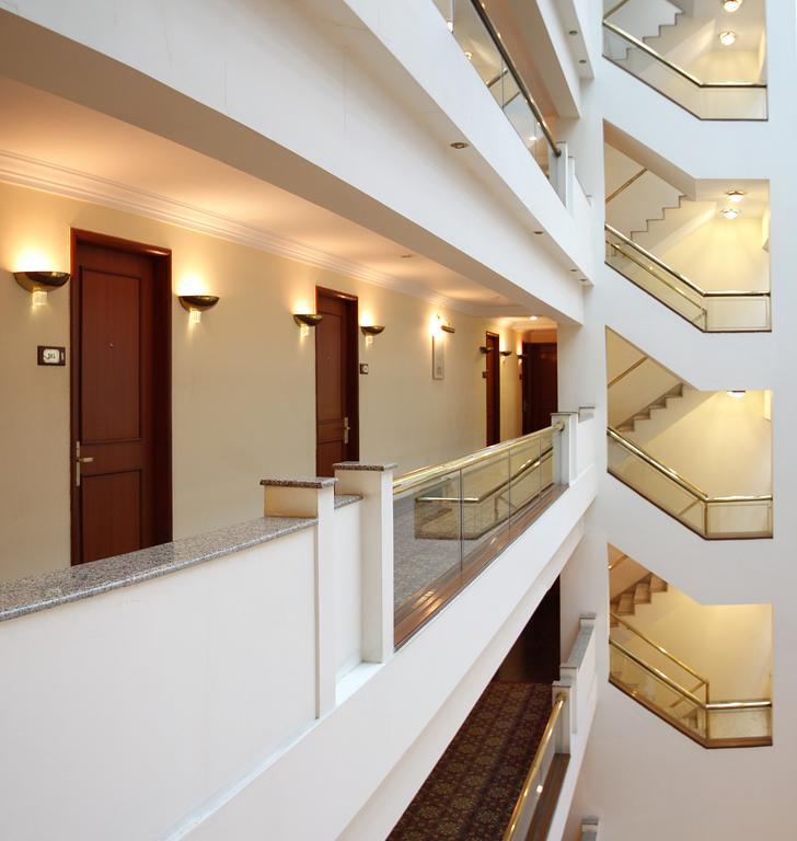 Hotel Sagar Plaza City Centre Pune Bagian luar foto