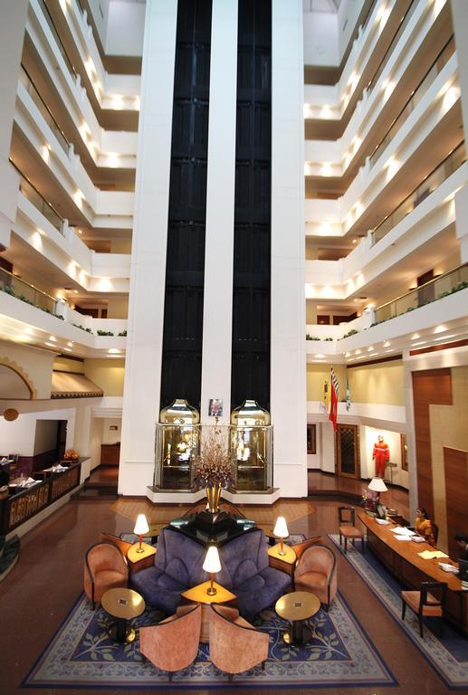 Hotel Sagar Plaza City Centre Pune Bagian luar foto