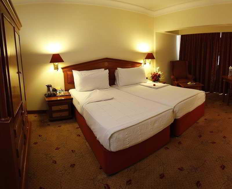Hotel Sagar Plaza City Centre Pune Bagian luar foto