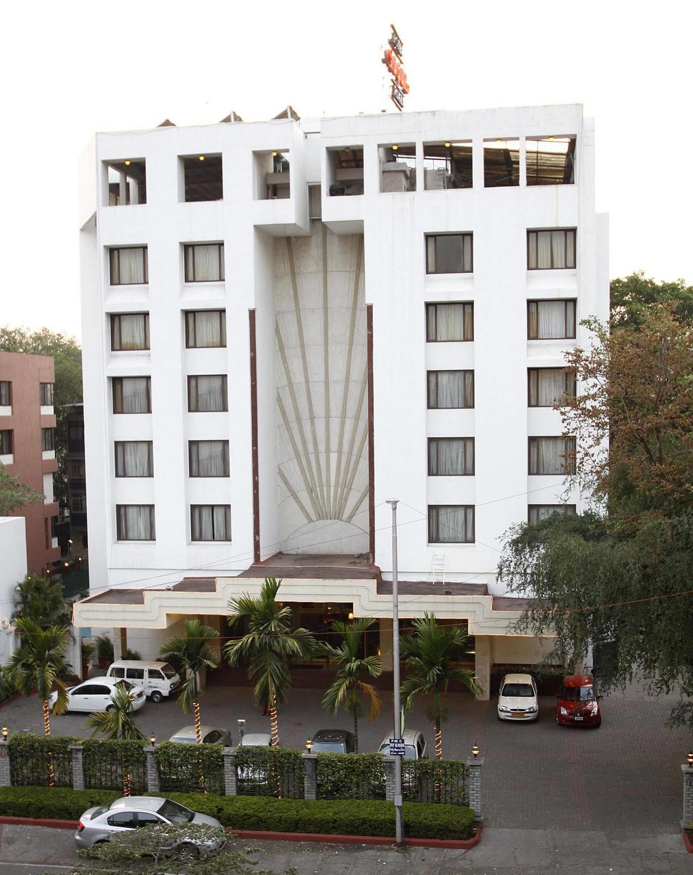 Hotel Sagar Plaza City Centre Pune Bagian luar foto