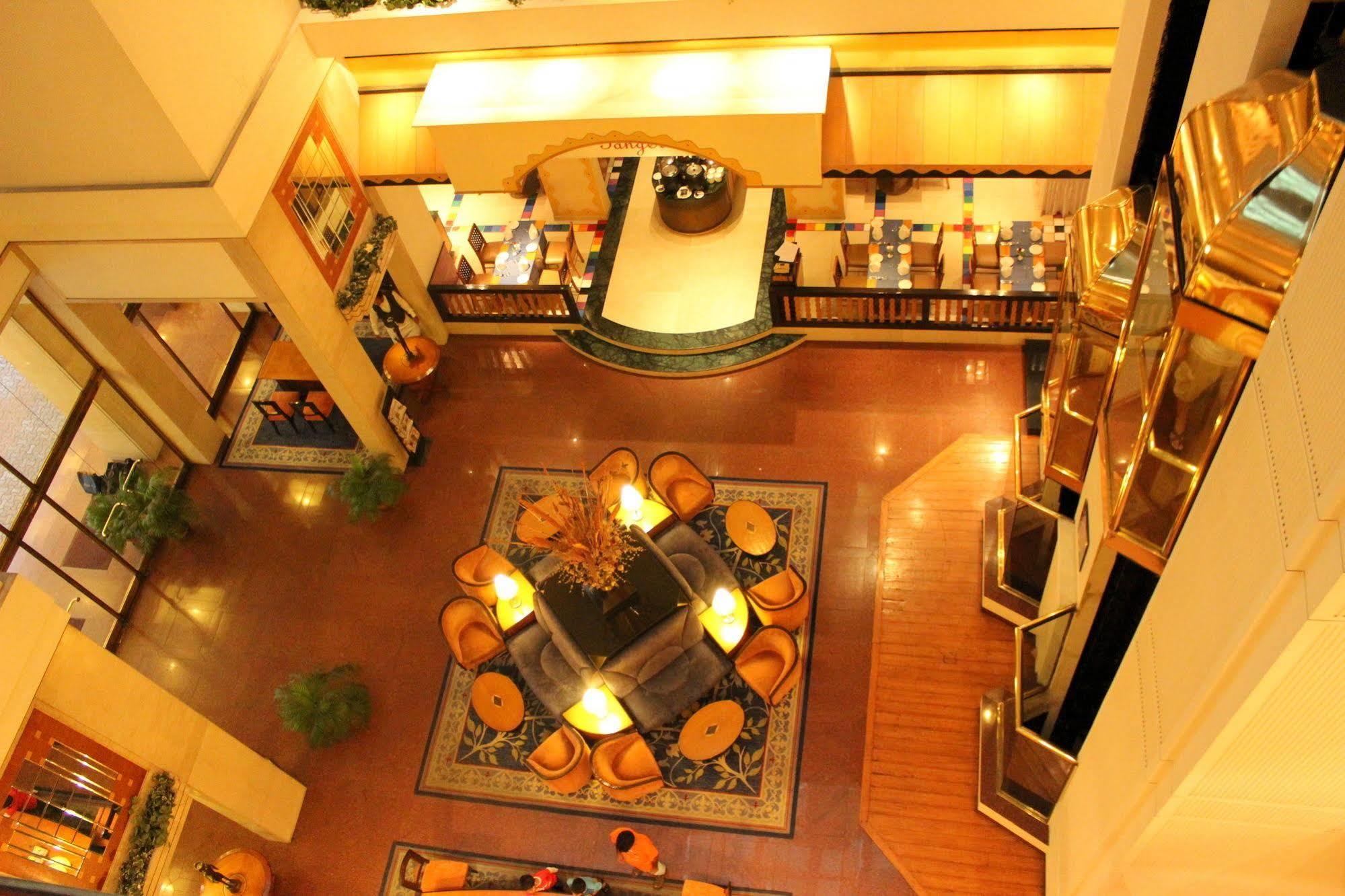 Hotel Sagar Plaza City Centre Pune Bagian luar foto